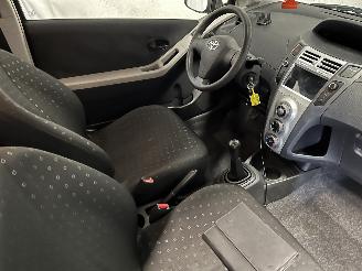 Toyota Yaris Yaris II (P9) Hatchback 1.0 12V VVT-i (1KR-FE) [51kW]  (08-2005/12-201=
1) picture 12