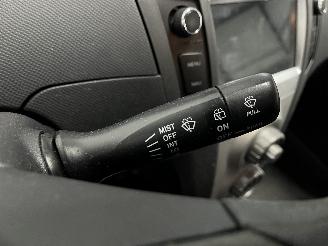 Toyota Yaris Yaris II (P9) Hatchback 1.0 12V VVT-i (1KR-FE) [51kW]  (08-2005/12-201=
1) picture 16