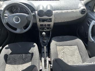 Dacia Sandero Sandero I (BS) Hatchback 1.6 (K7M-710) [64kW]  (06-2008/12-2012) picture 11