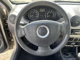 Dacia Sandero Sandero I (BS) Hatchback 1.6 (K7M-710) [64kW]  (06-2008/12-2012) picture 17