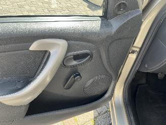 Dacia Sandero Sandero I (BS) Hatchback 1.6 (K7M-710) [64kW]  (06-2008/12-2012) picture 13