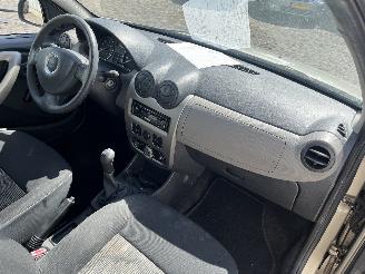 Dacia Sandero Sandero I (BS) Hatchback 1.6 (K7M-710) [64kW]  (06-2008/12-2012) picture 8