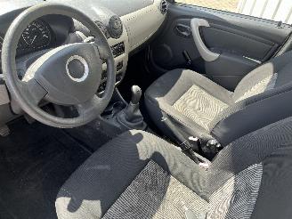 Dacia Sandero Sandero I (BS) Hatchback 1.6 (K7M-710) [64kW]  (06-2008/12-2012) picture 12
