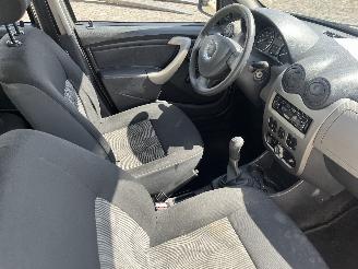 Dacia Sandero Sandero I (BS) Hatchback 1.6 (K7M-710) [64kW]  (06-2008/12-2012) picture 9
