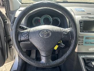 Toyota Corolla Corolla Verso (R10/11) MPV 1.8 16V VVT-i (1ZZFE) [95kW]  (04-2004/03-2=
009) picture 16