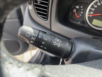 Nissan Almera Almera (N16) Hatchback 1.8 16V (QG18DE) [85kW]  (10-2002/11-2006) picture 13