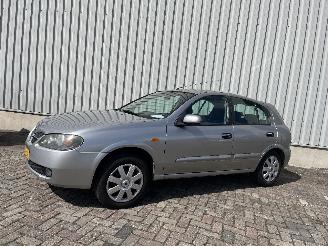 Nissan Almera Almera (N16) Hatchback 1.8 16V (QG18DE) [85kW]  (10-2002/11-2006) picture 3