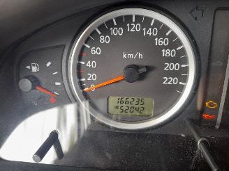 Nissan Almera Almera (N16) Hatchback 1.8 16V (QG18DE) [85kW]  (10-2002/11-2006) picture 2