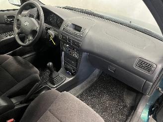 Toyota Corolla Corolla (EB/ZZ/WZ/CD) Liftback 1.6 16V VVT-i (3ZZFE) [81kW]  (02-2000/=
01-2002) picture 8