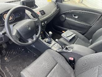 Renault Mégane Megane III Grandtour (KZ) Combi 5-drs 1.6 16V (K4M-848(K4M-P8)) [74kW]=
  (05-2009/02-2016) picture 12
