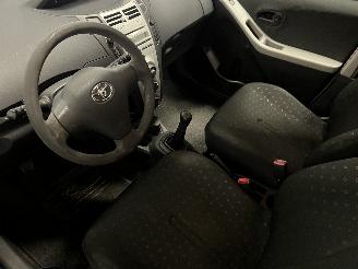 Toyota Yaris Yaris II (P9) Hatchback 1.3 16V VVT-i (2SZFE) [64kW]  (08-2005/11-2010=
) picture 12