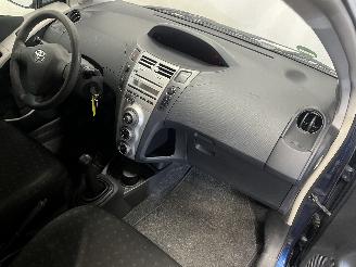 Toyota Yaris Yaris II (P9) Hatchback 1.3 16V VVT-i (2SZFE) [64kW]  (08-2005/11-2010=
) picture 8