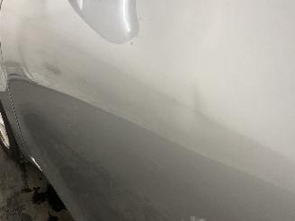 Toyota Yaris Yaris II (P9) Hatchback 1.0 12V VVT-i (1KR-FE) [51kW]  (08-2005/12-201=
1) picture 14