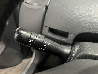 Toyota Yaris Yaris II (P9) Hatchback 1.0 12V VVT-i (1KR-FE) [51kW]  (08-2005/12-201=
1) picture 20