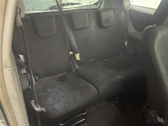 Toyota Yaris Yaris II (P9) Hatchback 1.0 12V VVT-i (1KR-FE) [51kW]  (08-2005/12-201=
1) picture 17
