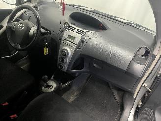 Toyota Yaris Yaris II (P9) Hatchback 1.0 12V VVT-i (1KR-FE) [51kW]  (08-2005/12-201=
1) picture 15