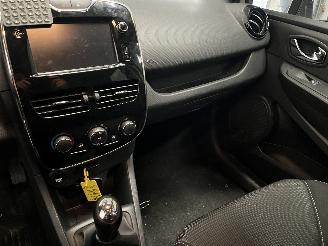 Renault Clio Clio III Estate/Grandtour (KR) Combi 1.2 16V 75 (D4F-740(D4F-D7)) [55k=
W]  (02-2008/12-2014) picture 15