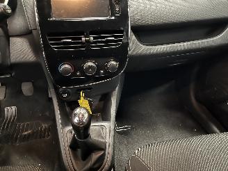 Renault Clio Clio III Estate/Grandtour (KR) Combi 1.2 16V 75 (D4F-740(D4F-D7)) [55k=
W]  (02-2008/12-2014) picture 16