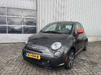 Coche accidentado Fiat 500 500 (312) Hatchback Electric (E99) [83kW]  (09-2012/...) 2015/10