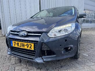 Coche accidentado Ford Focus Focus 3 Wagon Combi 1.6 TDCi ECOnetic (NGDB) [77kW]  (05-2012/05-2018)= 2013/5