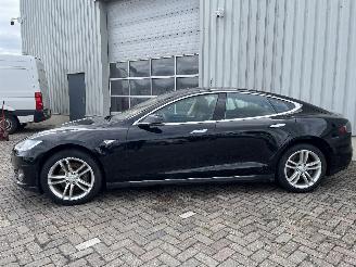 Tesla Model S Model S Liftback 85 (L1S) [270kW]  (09-2012/02-2016) picture 18