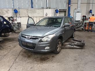 Coche siniestrado Hyundai I-30 i30 (FD) Hatchback 1.6 CVVT 16V (G4FC-G) [93kW]  (02-2008/11-2011) 2009/3