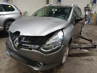 Autoverwertung Renault Clio Clio IV Estate/Grandtour (7R) Combi 5-drs 0.9 Energy TCE 90 12V (H4B-4=
00(H4B-A4)) [66kW]  (01-2013/08-2021) 2014/4