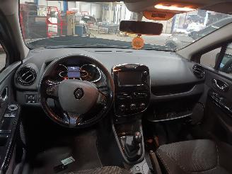 Renault Clio Clio IV Estate/Grandtour (7R) Combi 5-drs 0.9 Energy TCE 90 12V (H4B-4=
00(H4B-A4)) [66kW]  (01-2013/08-2021) picture 5