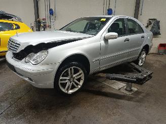 Autoverwertung Mercedes C-klasse C (W203) Sedan 2.6 C-240 V6 18V (M112.912) [125kW]  (05-2000/02-2007) 2001/10