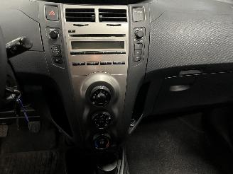 Toyota Yaris Yaris II (P9) Hatchback 1.0 12V VVT-i (1KR-FE) [51kW]  (08-2005/12-201=
1) picture 17