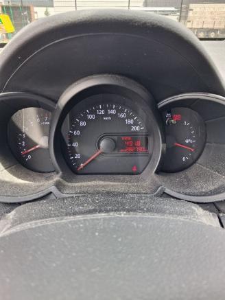 Kia Picanto Picanto (TA) Hatchback 1.2 16V (G4LA5) [63kW]  (09-2011/06-2017) picture 2