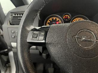 Opel Zafira Zafira (M75) MPV 1.8 16V Ecotec (Z18XER(Euro 4)) [103kW]  (07-2005/04-=
2015) picture 22