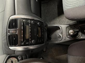Mazda Premacy Premacy MPV 1.8 16V (FPE1) [74kW]  (07-1999/03-2005) picture 15