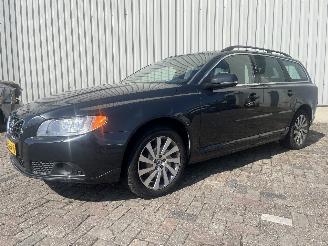 Volvo V-70 V70 (BW) Combi 1.6 T4 16V (B4164T) [132kW]  (10-2010/12-2015) picture 2