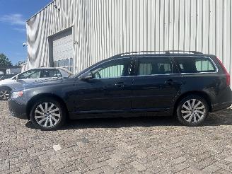 Volvo V-70 V70 (BW) Combi 1.6 T4 16V (B4164T) [132kW]  (10-2010/12-2015) picture 3