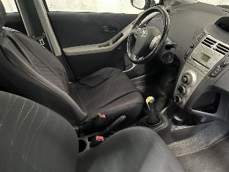 Toyota Yaris Yaris II (P9) Hatchback 1.3 16V VVT-i (2SZFE) [64kW]  (08-2005/11-2010=
) picture 12