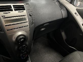 Toyota Yaris Yaris II (P9) Hatchback 1.0 12V VVT-i (1KR-FE) [51kW]  (08-2005/12-201=
1) picture 16
