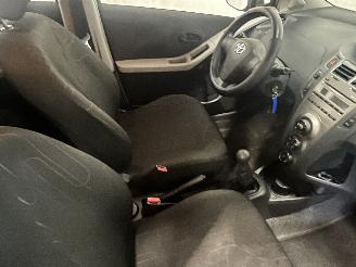 Toyota Yaris Yaris II (P9) Hatchback 1.0 12V VVT-i (1KR-FE) [51kW]  (08-2005/12-201=
1) picture 9