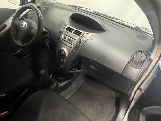 Toyota Yaris Yaris II (P9) Hatchback 1.0 12V VVT-i (1KR-FE) [51kW]  (08-2005/12-201=
1) picture 8