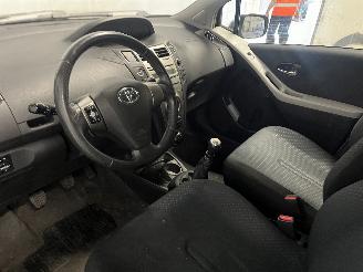 Toyota Yaris Yaris II (P9) Hatchback 1.33 16V Dual VVT-I (1NRFE) [74kW]  (11-2008/1=
2-2011) picture 20
