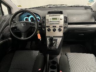 Toyota Corolla Corolla Verso (R10/11) MPV 1.6 16V VVT-i (3ZZFE) [81kW]  (04-2004/03-2=
009) picture 14