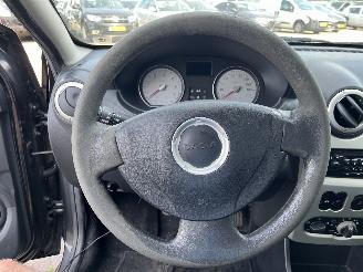 Dacia Sandero Sandero I (BS) Hatchback 1.2 16V (D4F-732(D4F-F7)) [55kW]  (11-2008/06=
-2013) picture 16