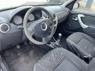 Dacia Sandero Sandero I (BS) Hatchback 1.2 16V (D4F-732(D4F-F7)) [55kW]  (11-2008/06=
-2013) picture 15