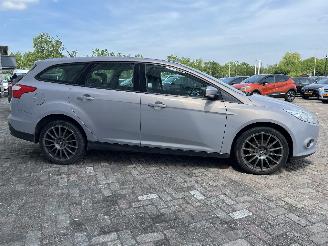 Ford Focus Focus 3 Wagon Combi 1.6 TDCi ECOnetic (NGDB) [77kW]  (05-2012/05-2018)= picture 6