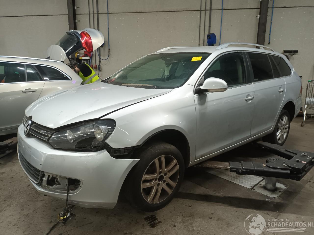 Volkswagen Golf Golf VI Variant (AJ5/1KA) Combi 1.6 TDI 16V 105 (CAYC(Euro 5)) [77kW] =
 (07-2009/07-2013)