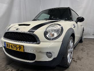 Mini Clubman Clubman (R55) Combi 1.6 16V Cooper S (N14-B16A) [128kW]  (08-2007/07-2=
010) picture 1