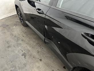 Hyundai Kona Kona (SX2) SUV 1.0 T-GDI 12V Hybrid 48V (G3LF) [74kW]  (04-2023/...) picture 12