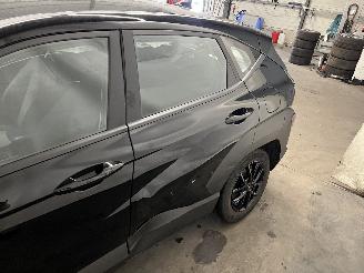 Hyundai Kona Kona (SX2) SUV 1.0 T-GDI 12V Hybrid 48V (G3LF) [74kW]  (04-2023/...) picture 8