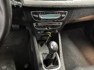 Renault Mégane Megane III Grandtour (KZ) Combi 5-drs 1.6 16V (K4M-858(K4M-R8)) [81kW]=
  (05-2009/08-2015) picture 21