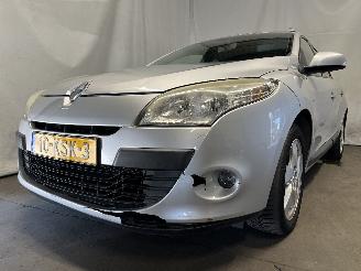 Schadeauto Renault Mégane Megane III Grandtour (KZ) Combi 5-drs 1.6 16V (K4M-858(K4M-R8)) [81kW]=
  (05-2009/08-2015) 2010/2